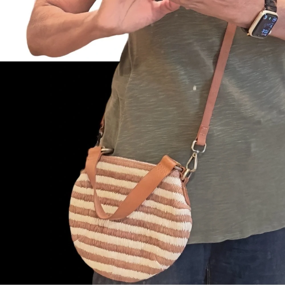 Soludos  Raffia ISLA Crossbody Bag - Picture 7 of 7